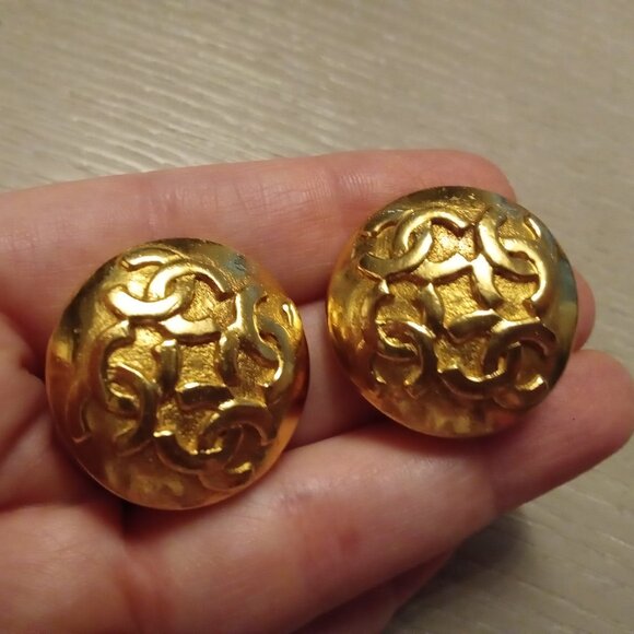 Chanel Vintage Clip-On Earrings ๐ Interlocking CCs RARE - Picture 5 of 14
